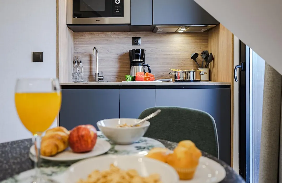 Feelathome Ventas Suites-1
